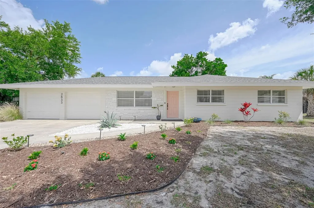 2833 Sunnyside Street Sarasota FL 34239