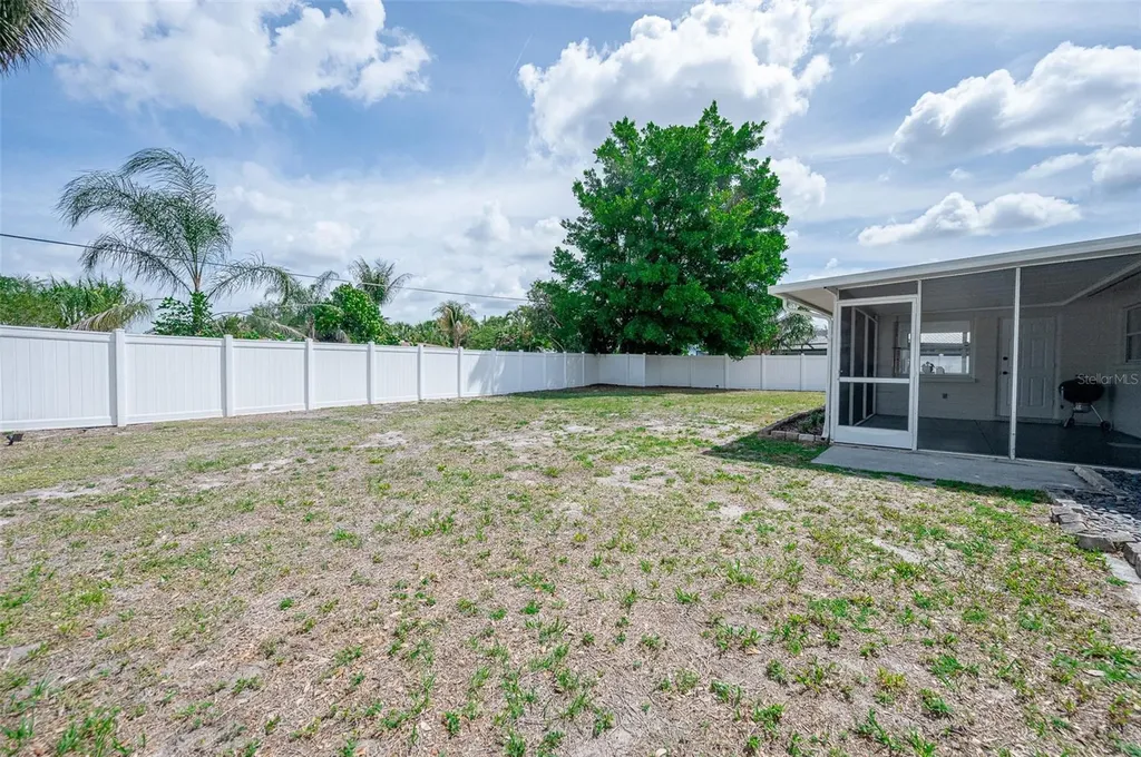 2833 Sunnyside Street Sarasota FL 34239