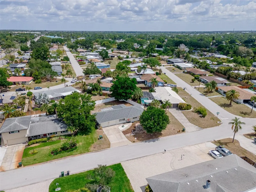 2833 Sunnyside Street Sarasota FL 34239