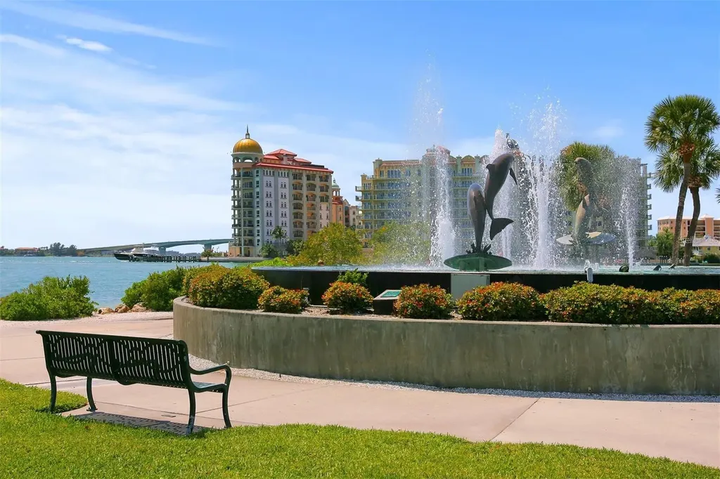 2833 Sunnyside Street Sarasota FL 34239