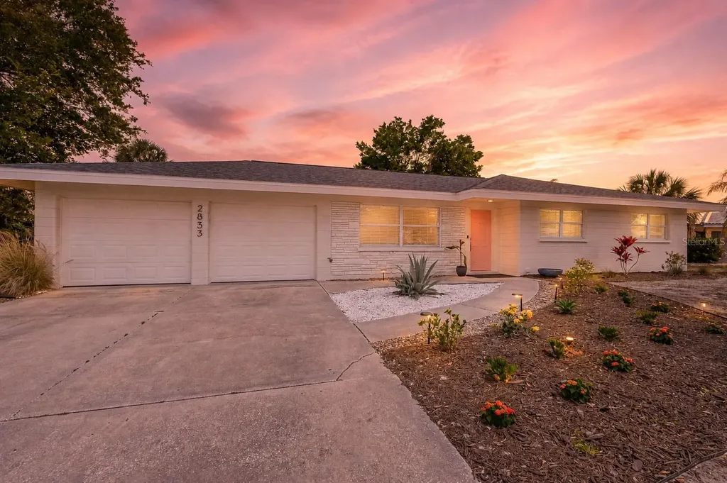 2833 Sunnyside Street Sarasota FL 34239