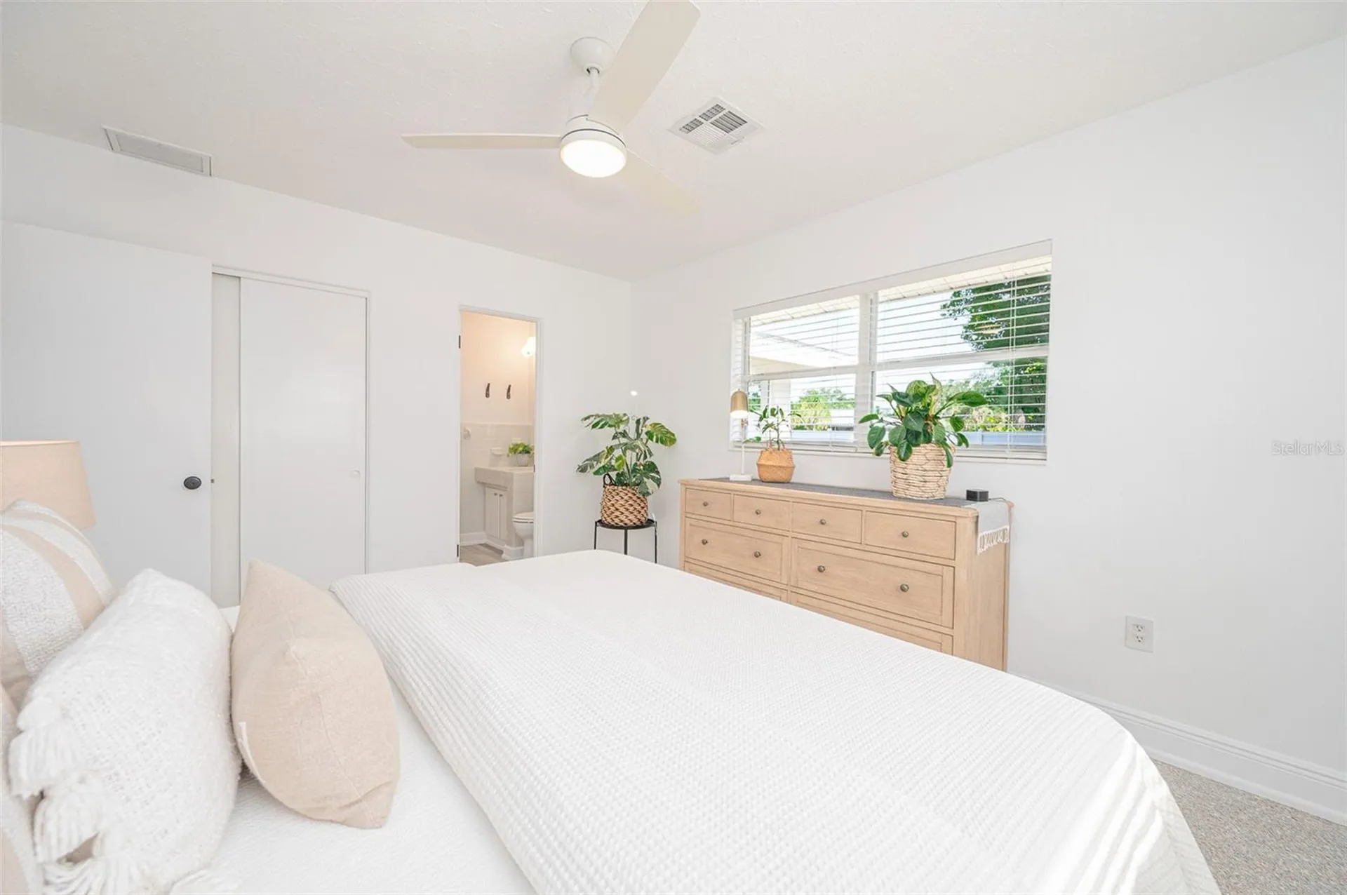 2833 Sunnyside Street Sarasota FL 34239