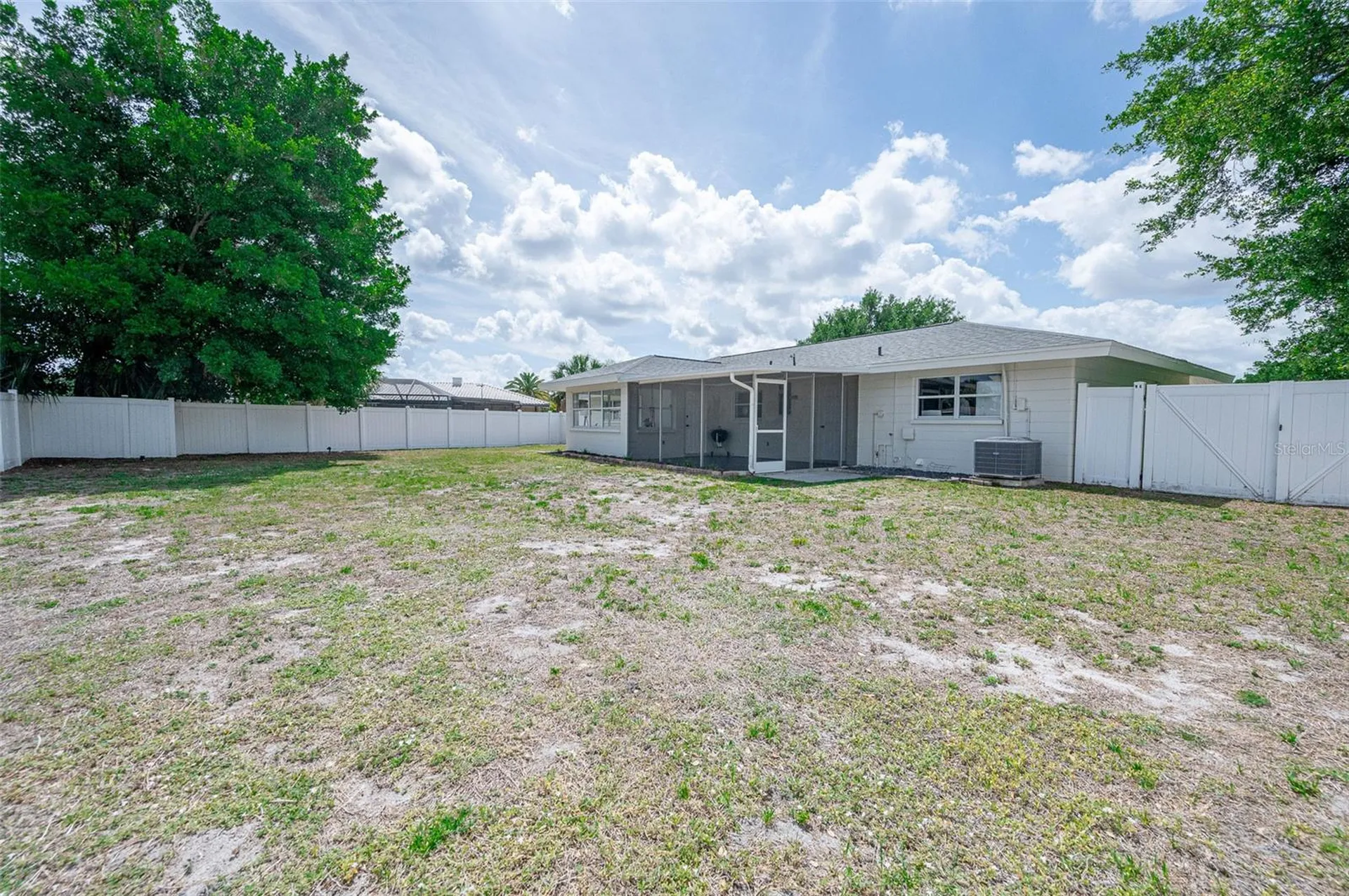2833 Sunnyside Street Sarasota FL 34239