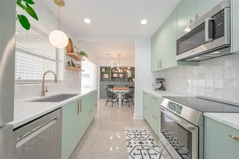 2833 Sunnyside Street Sarasota FL 34239