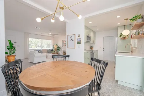2833 Sunnyside Street Sarasota FL 34239