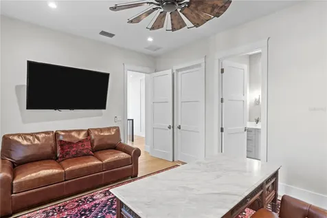 2402 W Parkland Boulevard Tampa FL 33609
