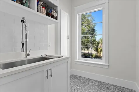 2402 W Parkland Boulevard Tampa FL 33609