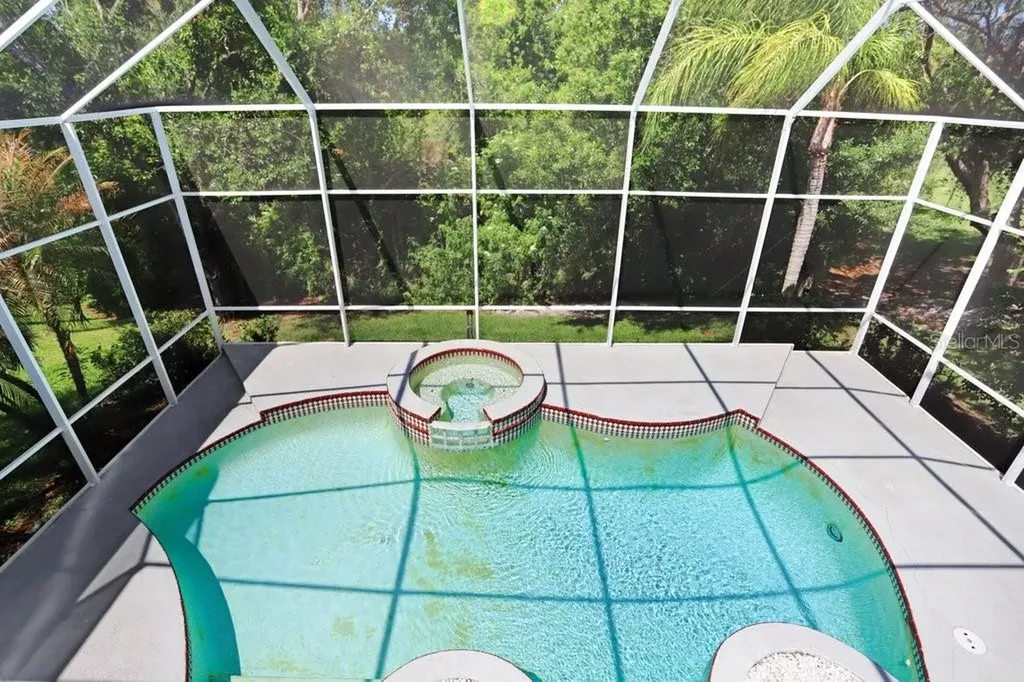 18124 Courtney Breeze Drive Tampa FL 33647