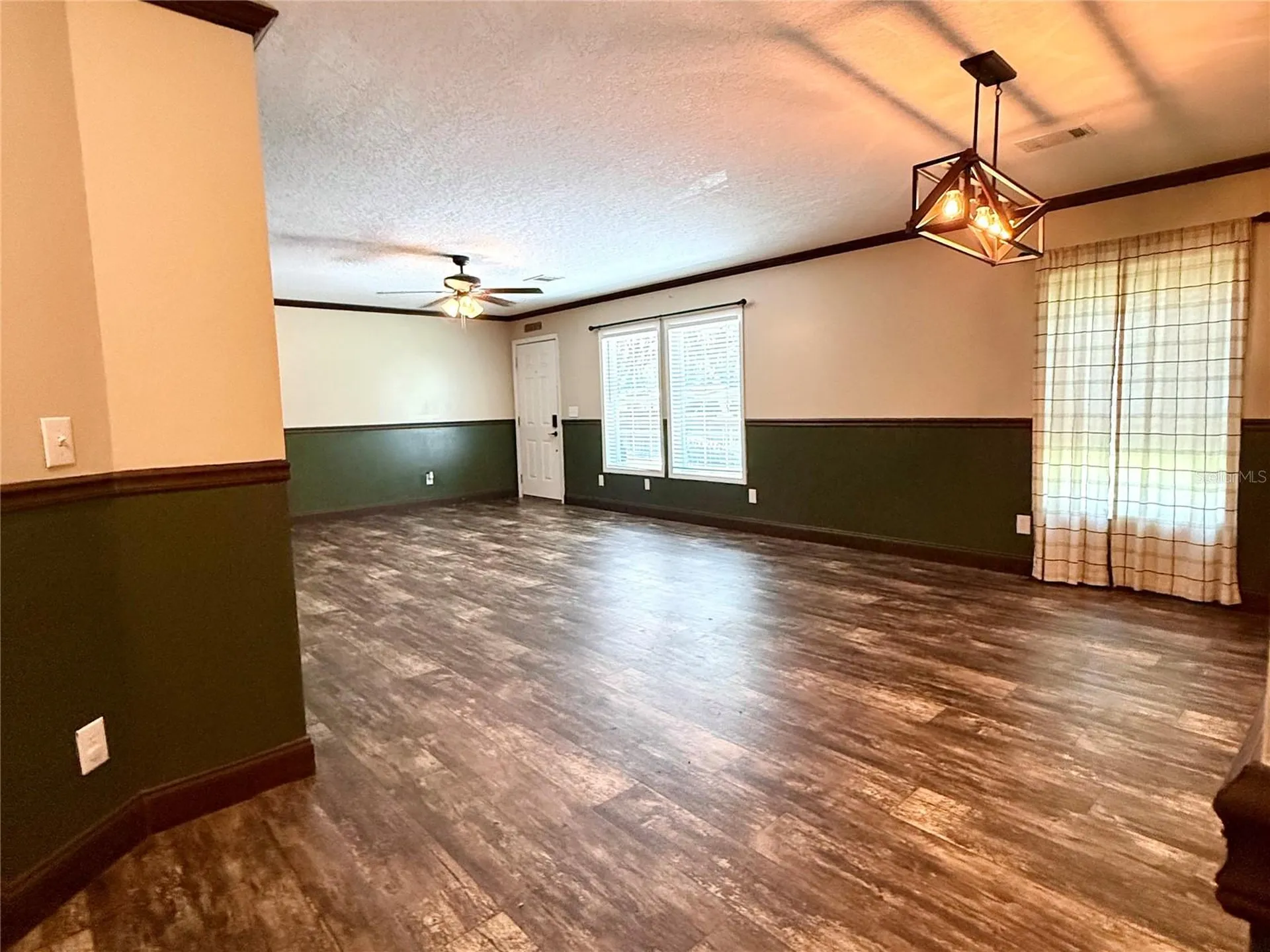 9711 SE Highway 464c Ocklawaha FL 32179
