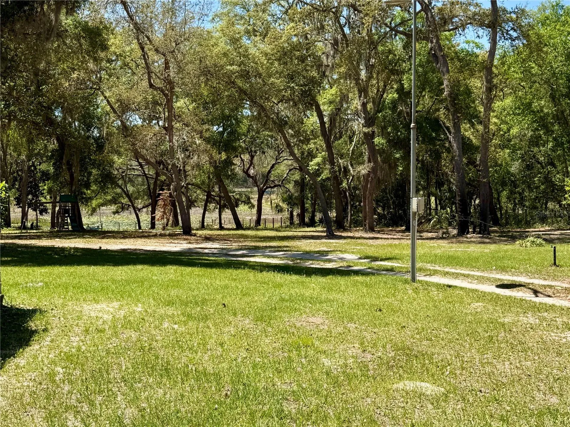 9711 SE Highway 464c Ocklawaha FL 32179