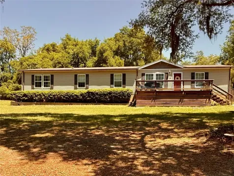 9711 SE Highway 464c Ocklawaha FL 32179