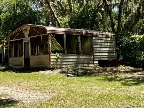 9711 SE Highway 464c Ocklawaha FL 32179
