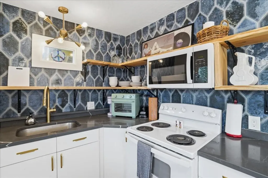 130 86th Terrace Treasure Island FL 33706