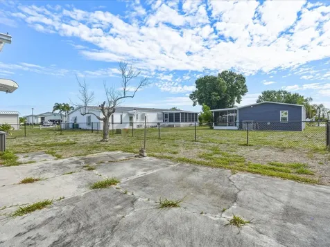 6144 Redwing Avenue Englewood FL 34224