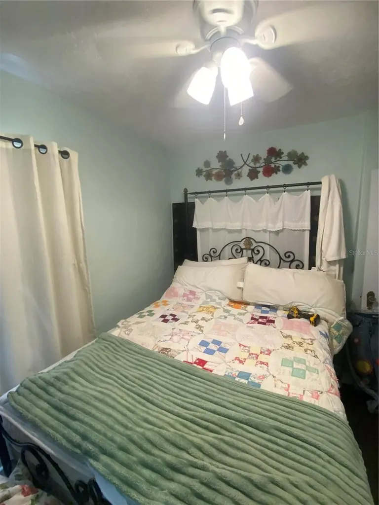 1231 NE 9th Street W Gainesville FL 32601