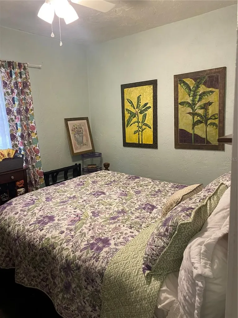 1231 NE 9th Street W Gainesville FL 32601