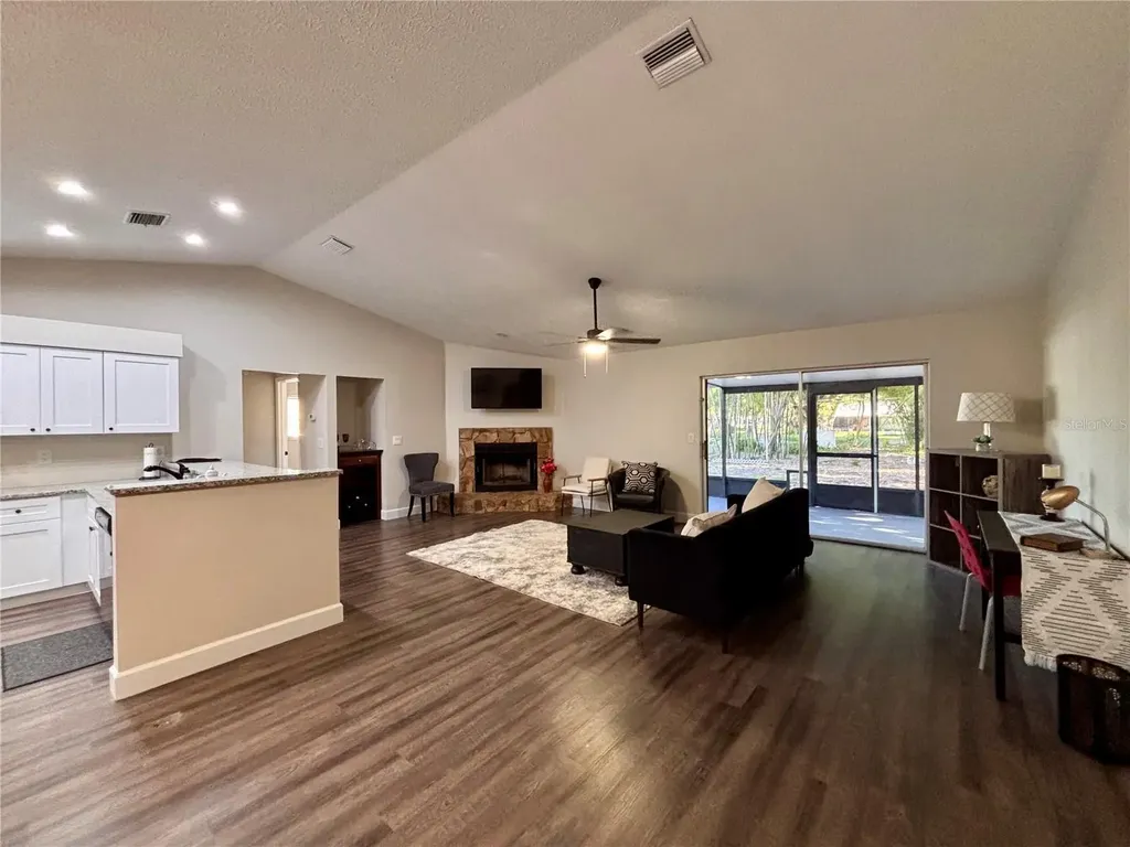 6104 26th Avenue E Bradenton FL 34208