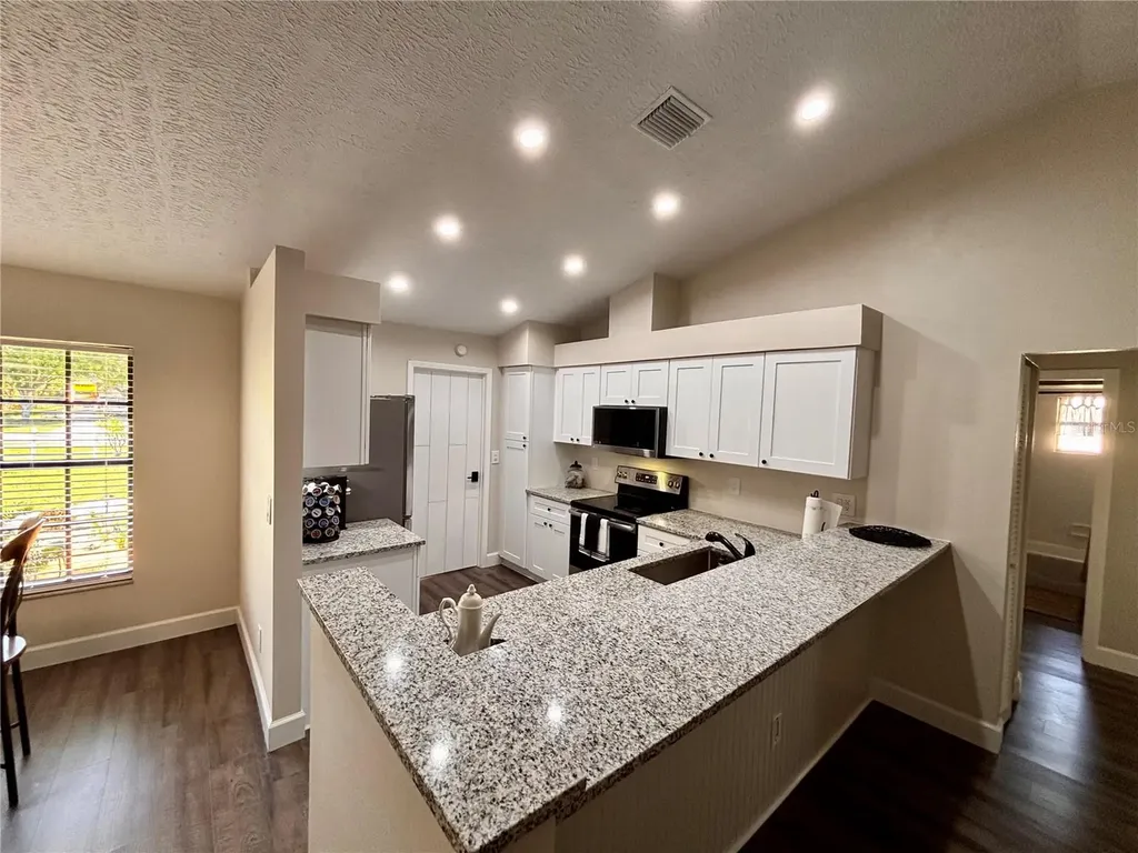 6104 26th Avenue E Bradenton FL 34208
