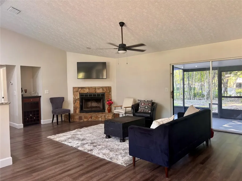6104 26th Avenue E Bradenton FL 34208