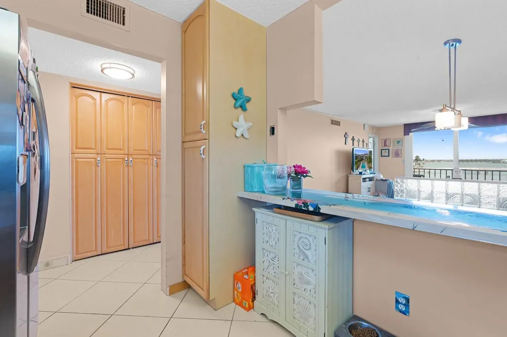 7401 Bay Island Drive S South Pasadena FL 33707