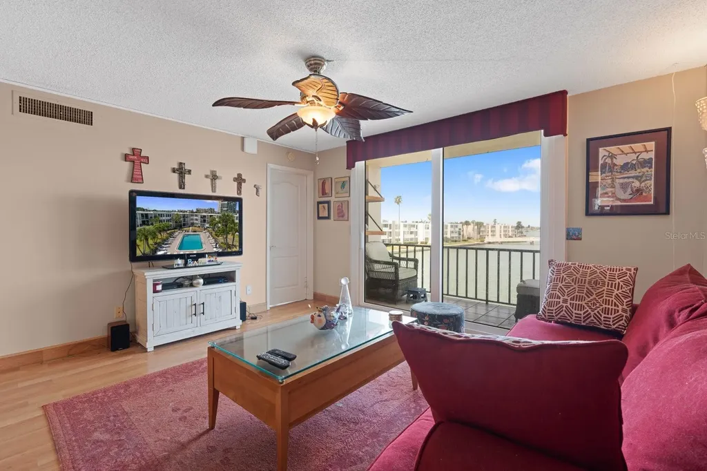 7401 Bay Island Drive S South Pasadena FL 33707