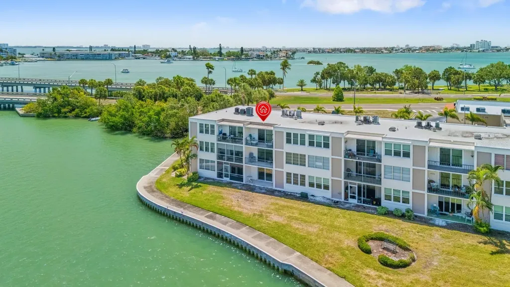 7401 Bay Island Drive S South Pasadena FL 33707
