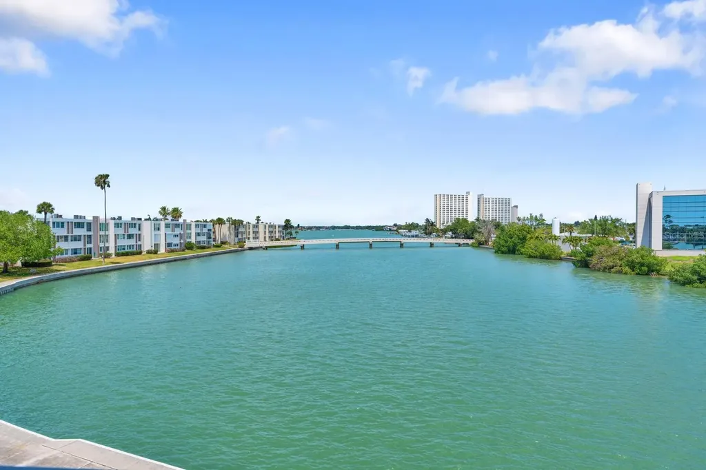 7401 Bay Island Drive S South Pasadena FL 33707