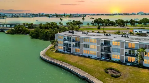 7401 Bay Island Drive S South Pasadena FL 33707