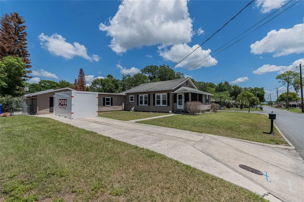 848 Valencia Street E Lakeland FL 33805