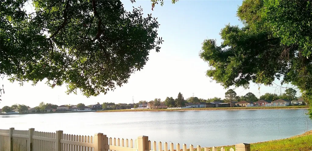 8512 Canterbury Lake Boulevard Tampa FL 33619