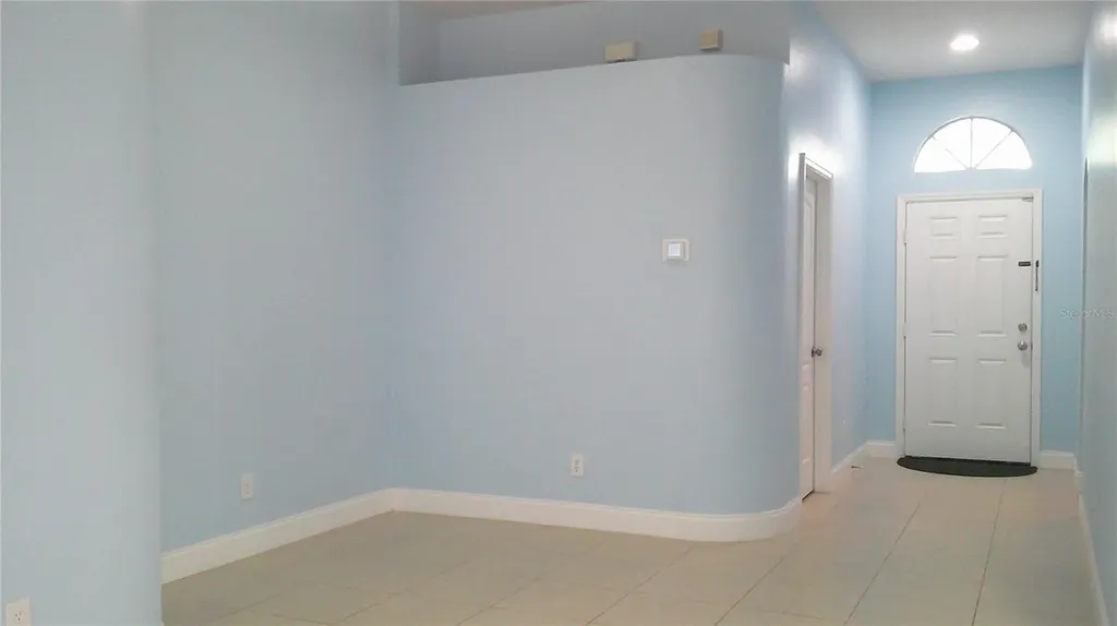 8512 Canterbury Lake Boulevard Tampa FL 33619