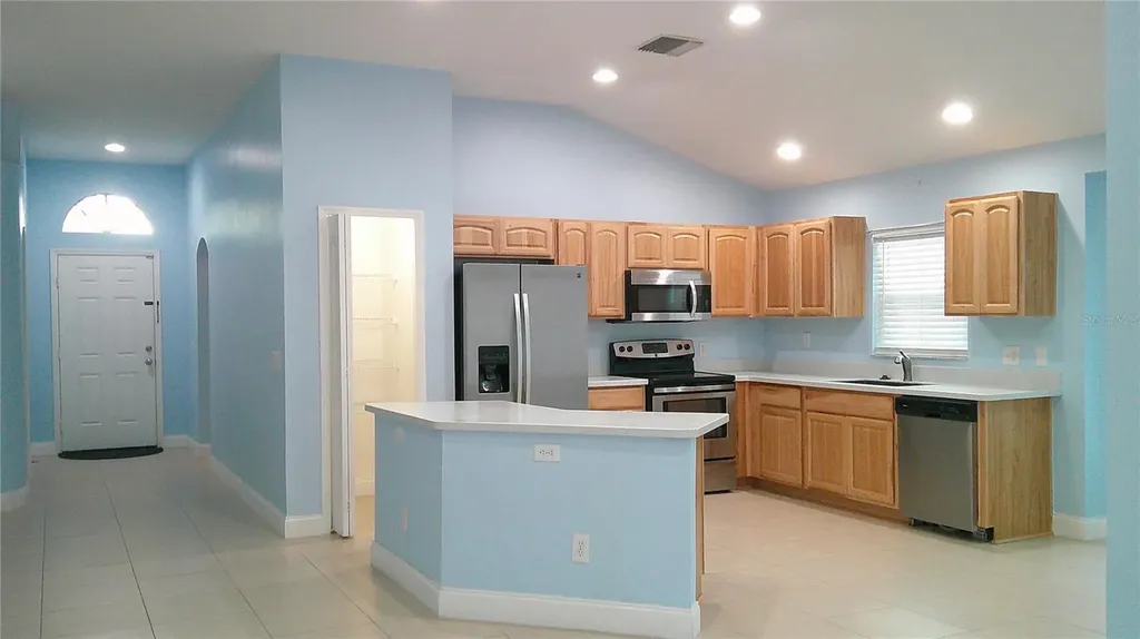 8512 Canterbury Lake Boulevard Tampa FL 33619
