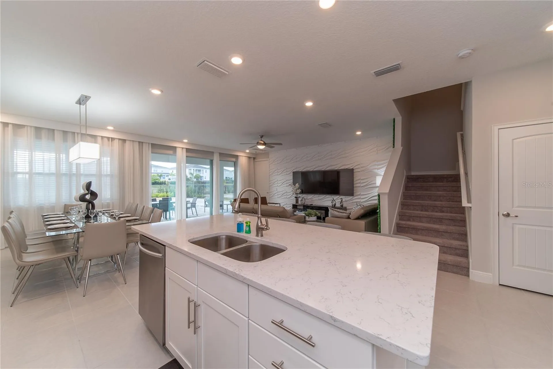 256 Auburn Avenue Kissimmee FL 34747