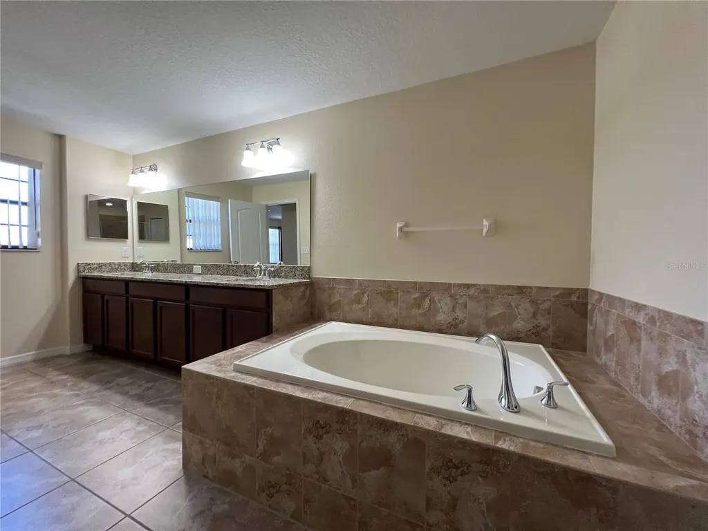 20010 Date Palm Way Tampa FL 33647