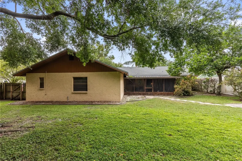 705 Herlong Court Brandon FL 33511