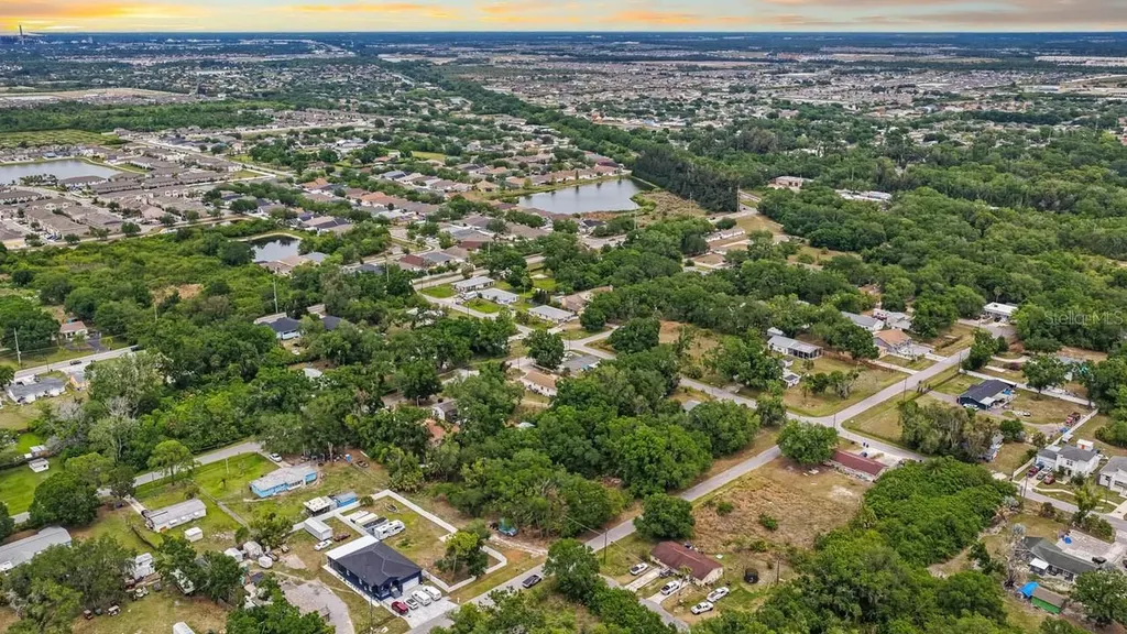 704 1st Avenue NE Ruskin FL 33570