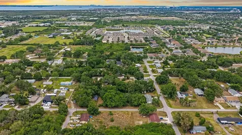 704 1st Avenue NE Ruskin FL 33570