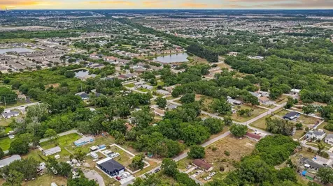 704 1st Avenue NE Ruskin FL 33570