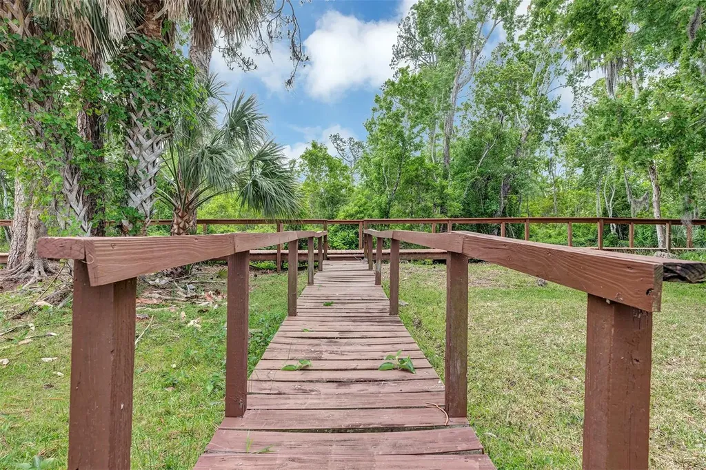 3033 Myakka River Road Tavares FL 32778