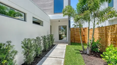 2225 Florinda Street Sarasota FL 34231