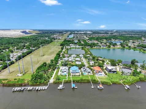 8013 Key West Conch Drive Riverview FL 33578