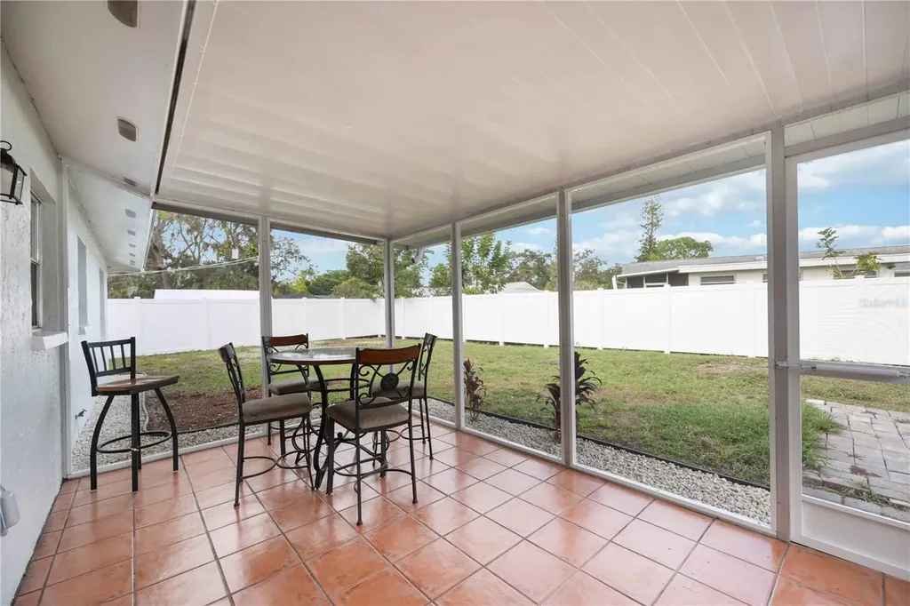4925 Silk Oak Drive Sarasota FL 34232