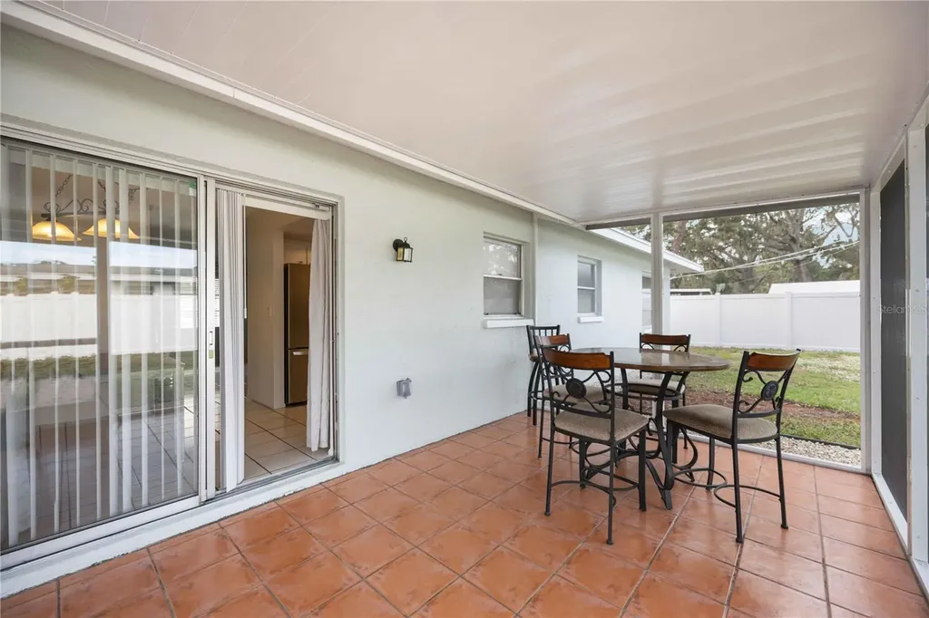 4925 Silk Oak Drive Sarasota FL 34232