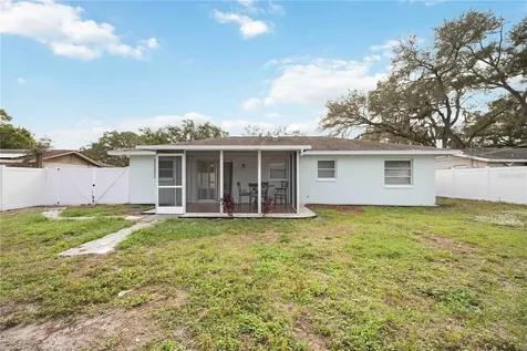 4925 Silk Oak Drive Sarasota FL 34232
