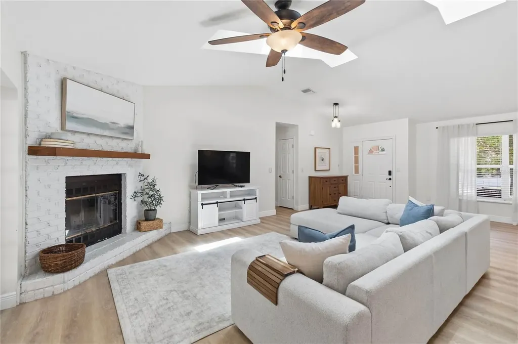 16045 Harbar Oaks Drive Montverde FL 34756
