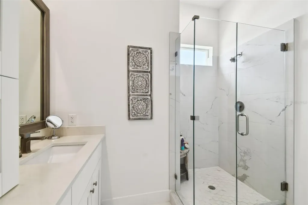 3100 W Paul Avenue Tampa FL 33611