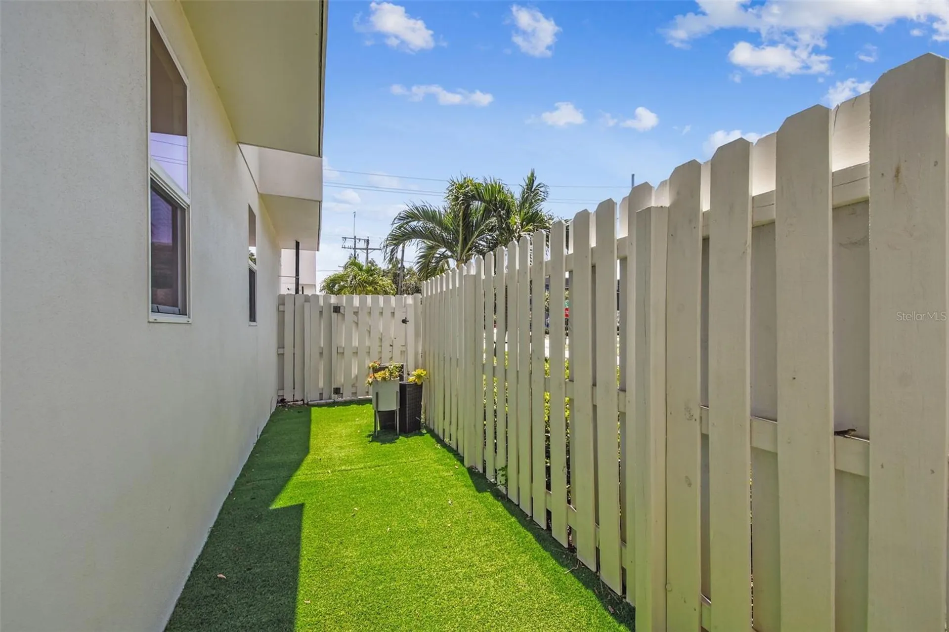 3100 W Paul Avenue Tampa FL 33611
