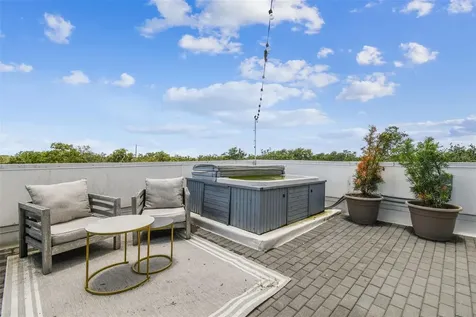 3100 W Paul Avenue Tampa FL 33611