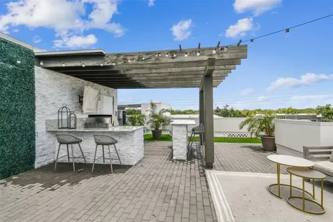 3100 W Paul Avenue Tampa FL 33611