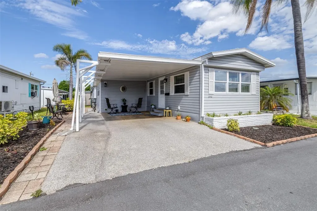 2712 17th Street Lane W Bradenton FL 34205